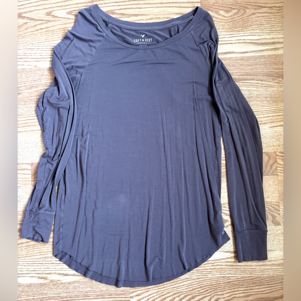 AMERICAN EAGLE SOFT AND SEXY LONG SLEEVE